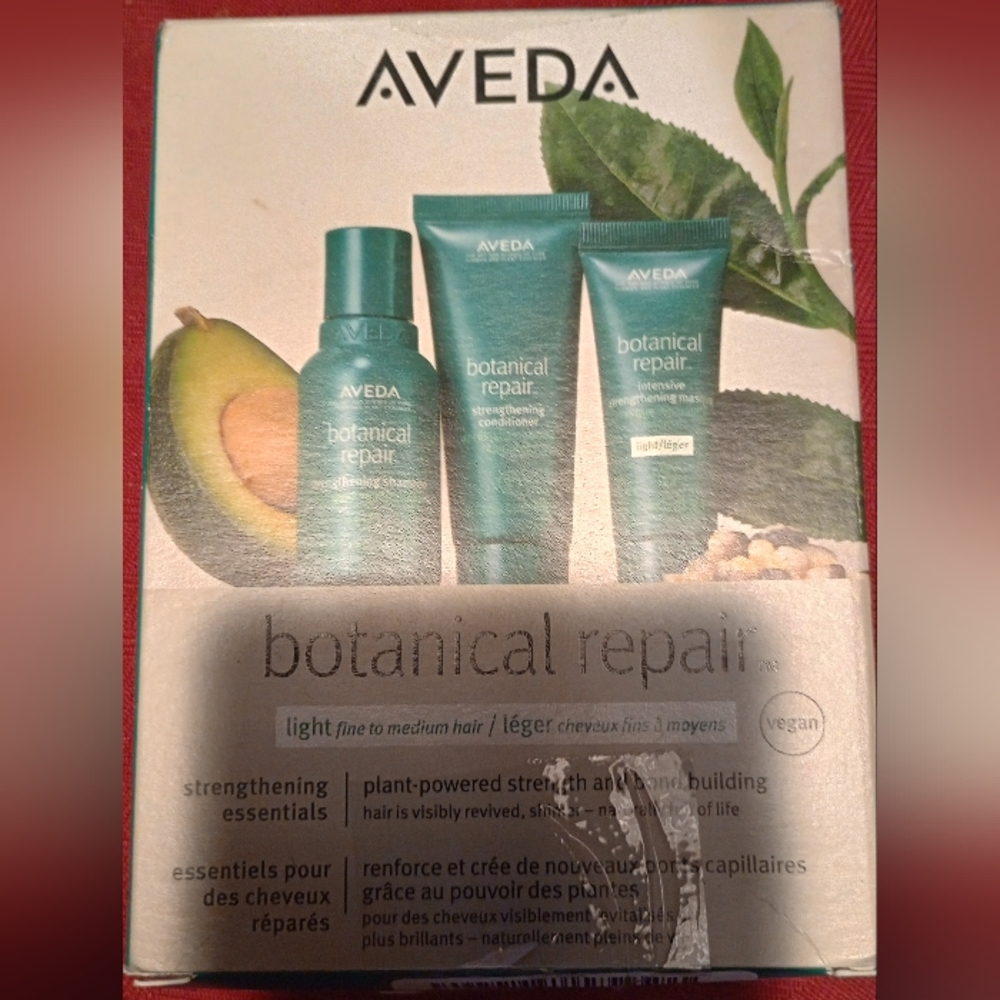 AVEDA Botanical Repair strengthening trio light